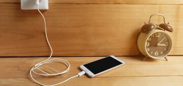 Mobile-phone-in-the-charger-1.jpg
