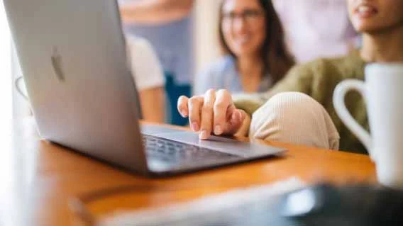 برای یادگیری خودآموز زبان روی چه ابزارهایی تمرکز کنیم؟