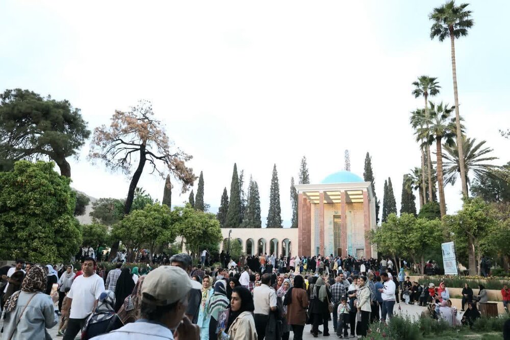 ‌ بازدید بیش از ۳۵ هزار نفر از آرامگاه سعدی در یادروز شیخ اجل