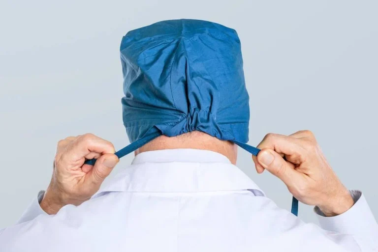 کلاه جراحی؛ سدی محکم در برابر آلودگی