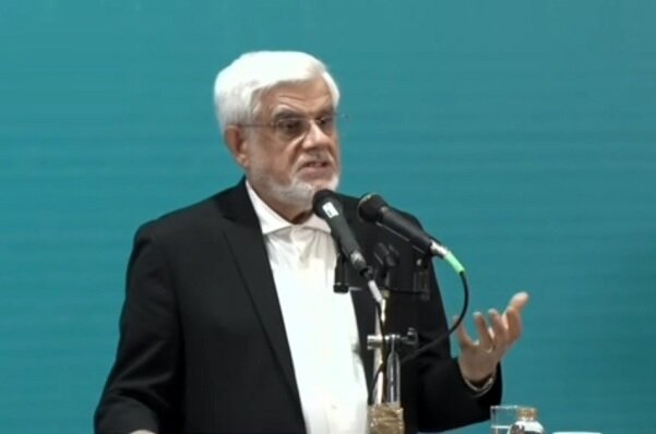 عارف: برای حل مشکلات کشور پیشنهاد عملی ارائه دهید