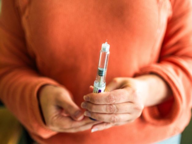 ارتباط بین آمپول‌ های لاغری و ریزش مو؛ پشت پرده یک نگرانی رایج